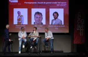 Panelgesprek tijdens SpoorPro Congres 2026 met Diederick Reijersen van Buuren van ProSoil, René van Eerd en Stephan van Eeten over de stabiliteit van de grond onder het spoor.